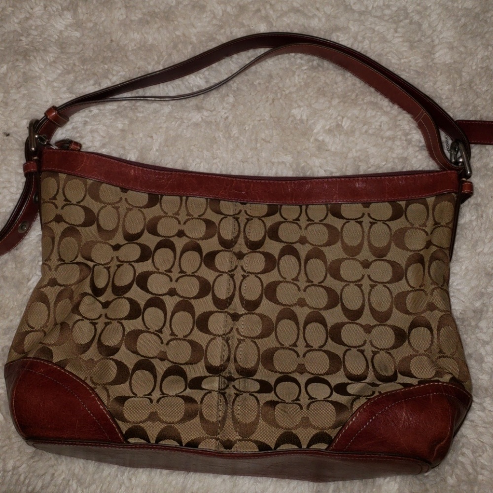 Coach Purse (  Negotiable)